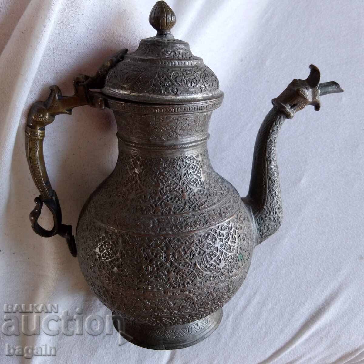 Старинен индо-персийски съд.