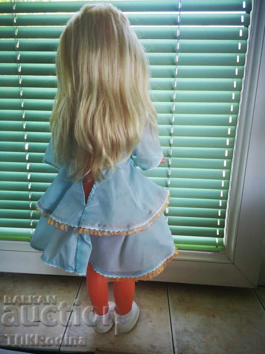 Licitație Păpușă veche, soc