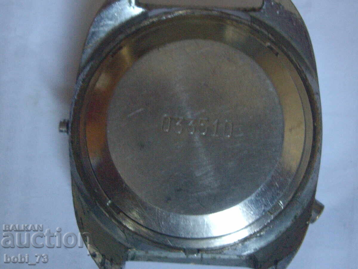 Παλιό ρωσικό χειροποίητο ρολόι με τιμή 50.00 BGN | € 25.56 Παλιό ρωσικό χειροποίητο ρολόι με τιμή 50.00 BGN | € 25.56