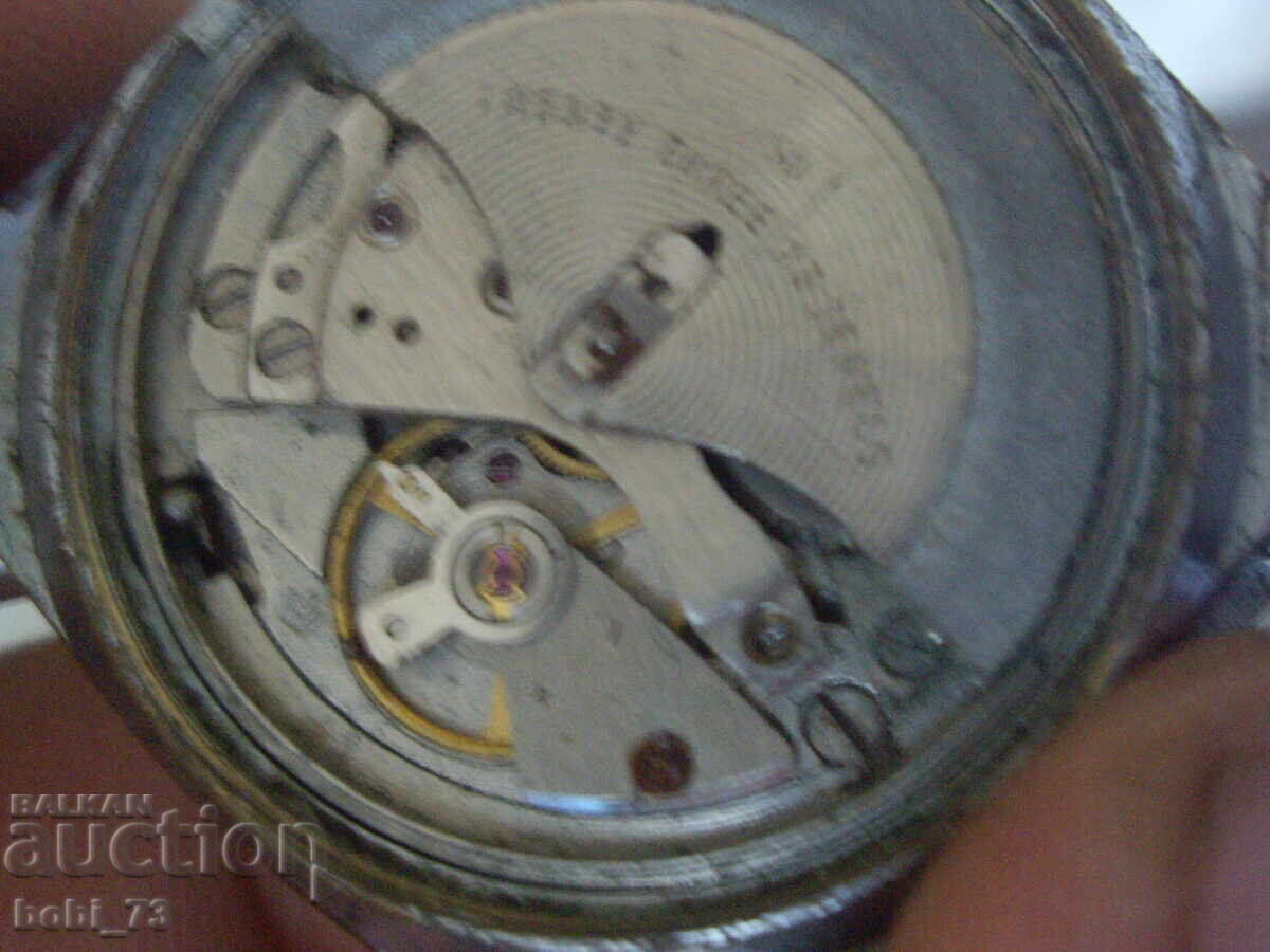 Παράδοση Παλιό ρωσικό χειροποίητο ρολόι Παράδοση Παλιό ρωσικό χειροποίητο ρολόι