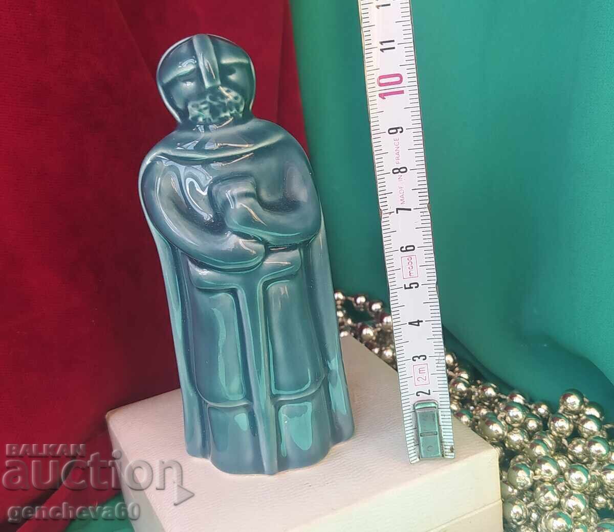 Figurină de porțelan cu soldat și sabie - marcaj cu preț € 6.14 | 12.01 BGN