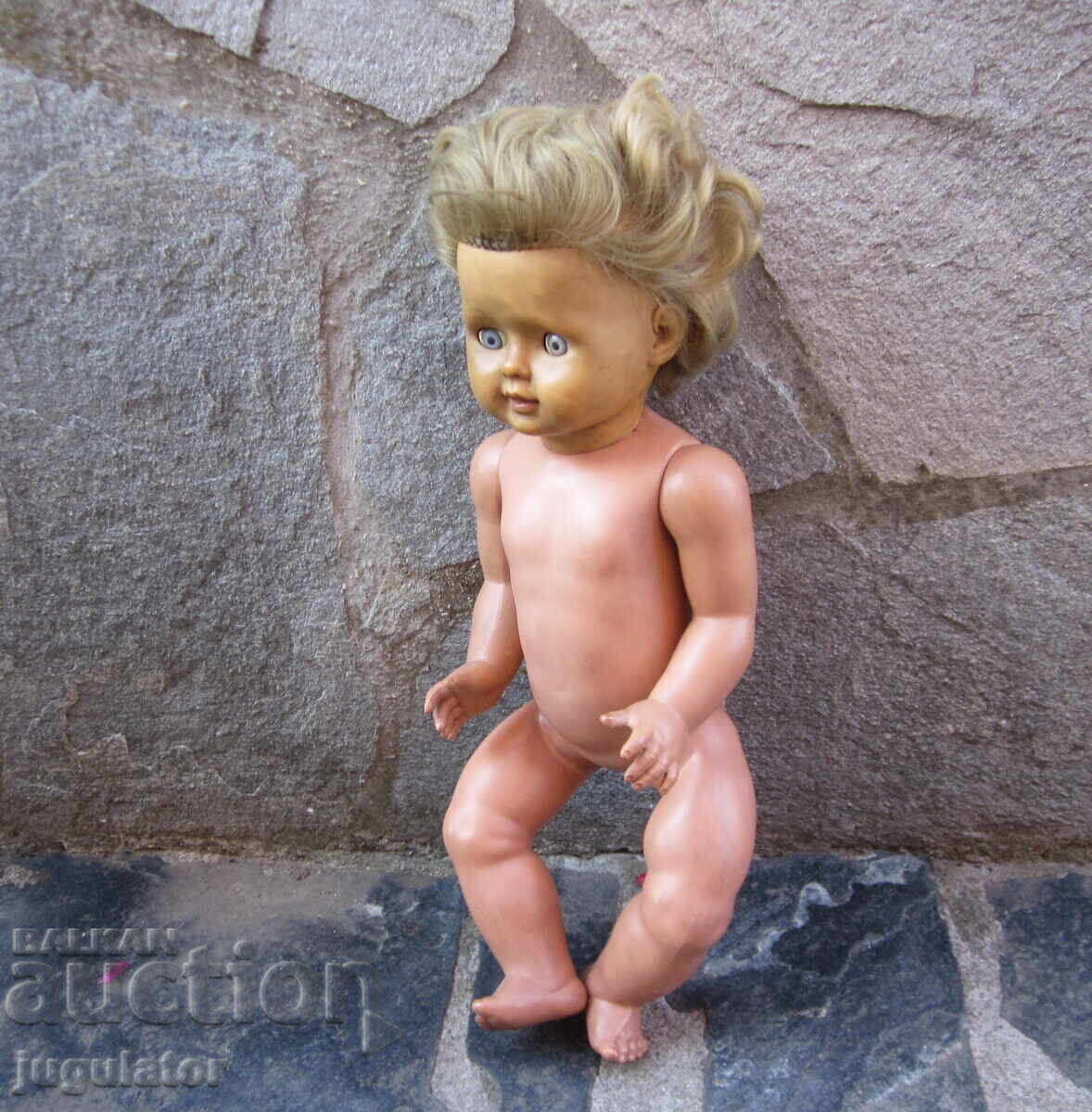 Παλιά Γερμανική κούκλα παιχνίδι με γυάλινα μάτια, μαρκαρισμένη με τιμή 120.00 BGN | € 61.36