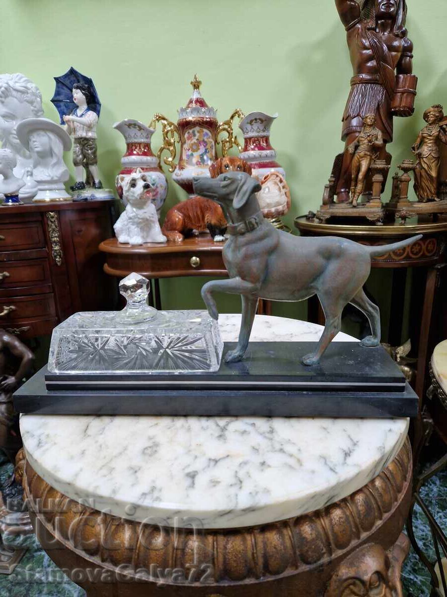 Veche și frumoasă figurină/statuetă metalică antică franceză cu preț 244.00 BGN | € 124.76 Veche și frumoasă figurină/statuetă metalică antică franceză cu preț 244.00 BGN | € 124.76