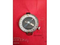 Παλαιός στρατιωτικός πυξίδα