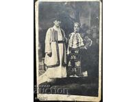 Bărbat și Femeie în costume populare România