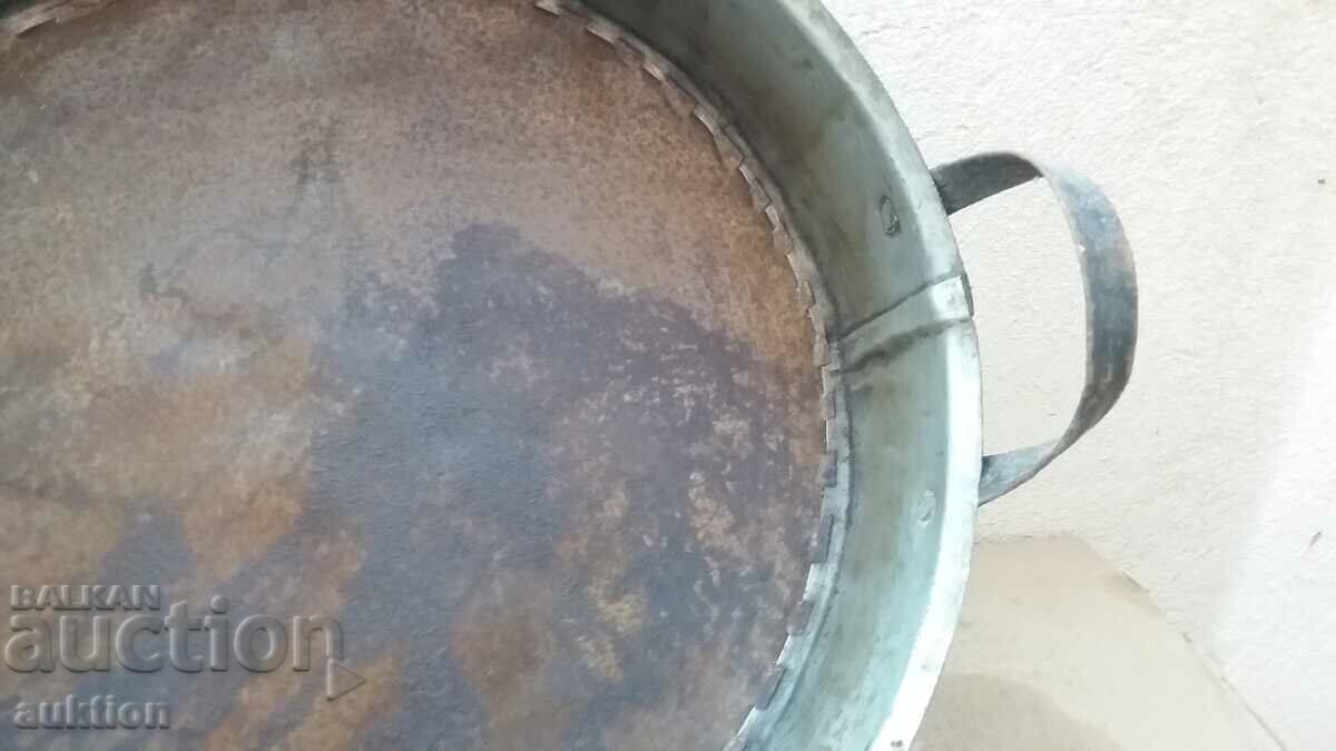 Auction  MASSIVE METAL TRAY FOR LUTENITSA, ETC.