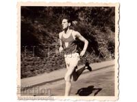 МАЛКА СНИМКА ГЕРМАНИЯ ЛЕКОАТЛЕТ БЯГАНЕ МНОГОБОЙ СТАДИОН Е108