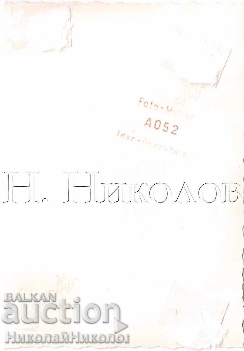 MICĂ FOTOGRAFIE GERMANIA COPII SE JOACĂ CU MINI TRACTOR E113 cu preț 4.00 BGN | € 2.05