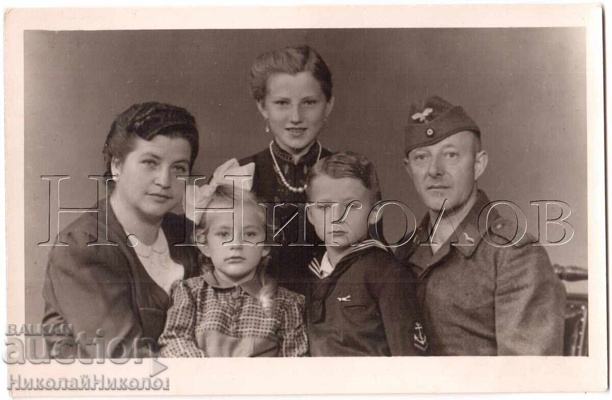 ΠΑΛΙΑ ΦΩΤΟΓΡΑΦΙΑ ΓΕΡΜΑΝΙΑΣ ΛΟΥΦΤΒΑΦΕ ΠΙΛΟΤΟΣ ΜΕ ΤΗΝ ΟΙΚΟΓΕΝΕΙΑ ΤΟΥ E118 ΠΑΛΙΑ ΦΩΤΟΓΡΑΦΙΑ ΓΕΡΜΑΝΙΑΣ ΛΟΥΦΤΒΑΦΕ ΠΙΛΟΤΟΣ ΜΕ ΤΗΝ ΟΙΚΟΓΕΝΕΙΑ ΤΟΥ E118