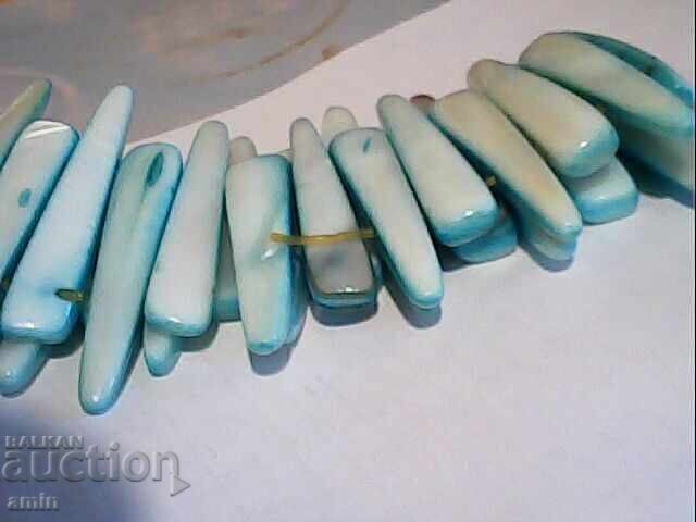 Licitație 2 buc. râșnițe vechi din fontă, foarte grele