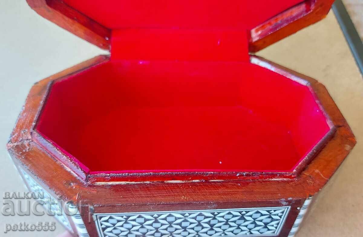 Cutie veche de lemn pentru bijuterii sidef Intarsie - 6