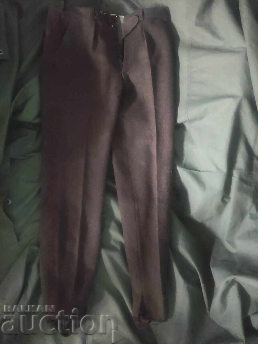 Masina de spalat, pantaloni pentru uniforma BNA Masina de spalat, pantaloni pentru uniforma BNA