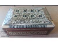 Cutie veche de lemn pentru bijuterii sidef Intarsie