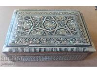 Cutie veche de lemn pentru bijuterii sidef Intarsie