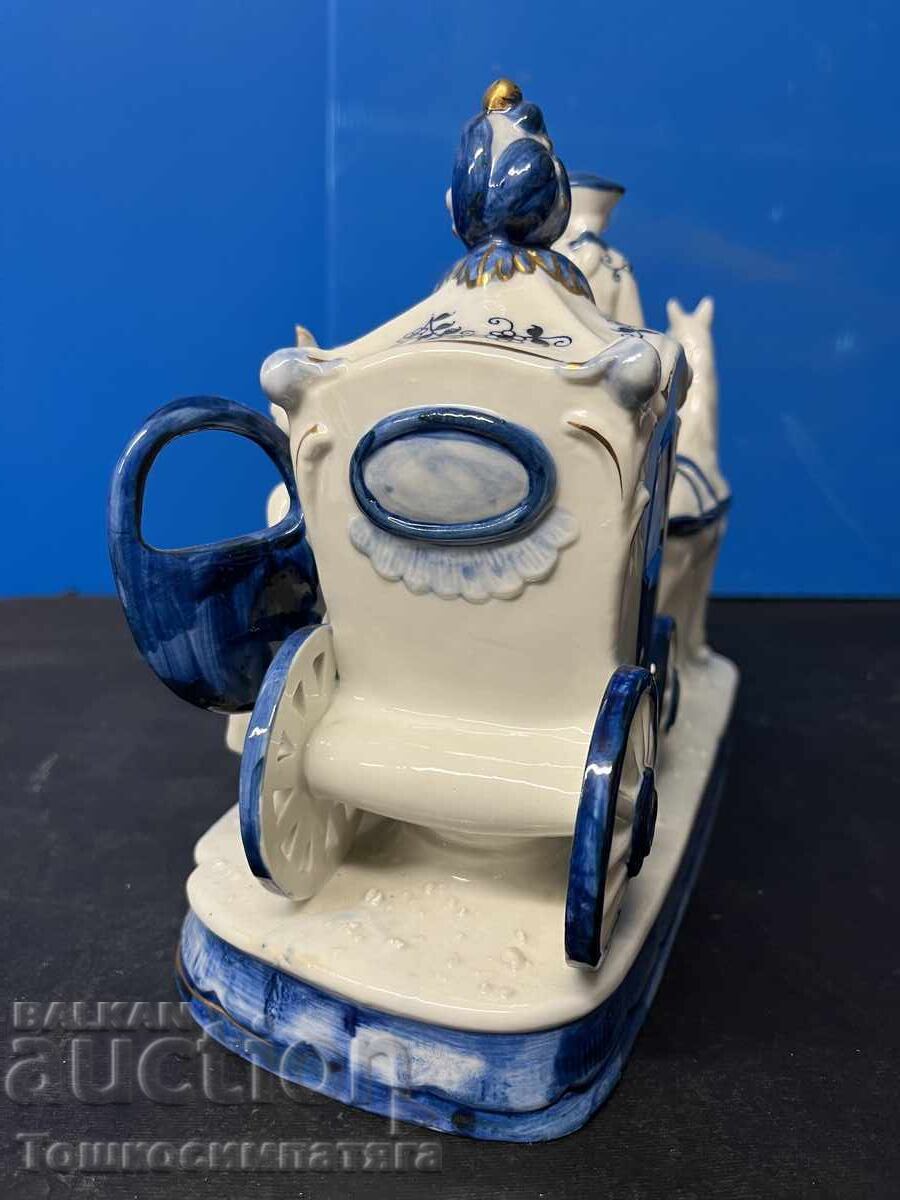 Δημοπρασία Συλλεκτική, πορσελάνινη άμαξα με αριστοκράτες