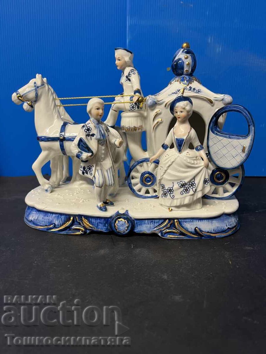 Συλλεκτική, πορσελάνινη άμαξα με αριστοκράτες