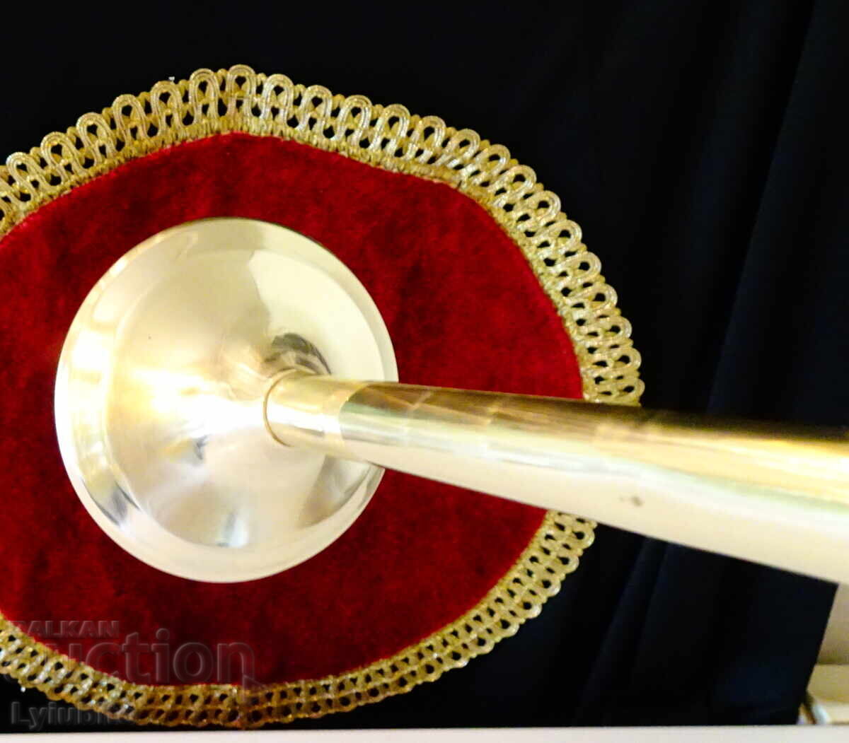 Delivery of Bronze standing coat rack, bronze stand