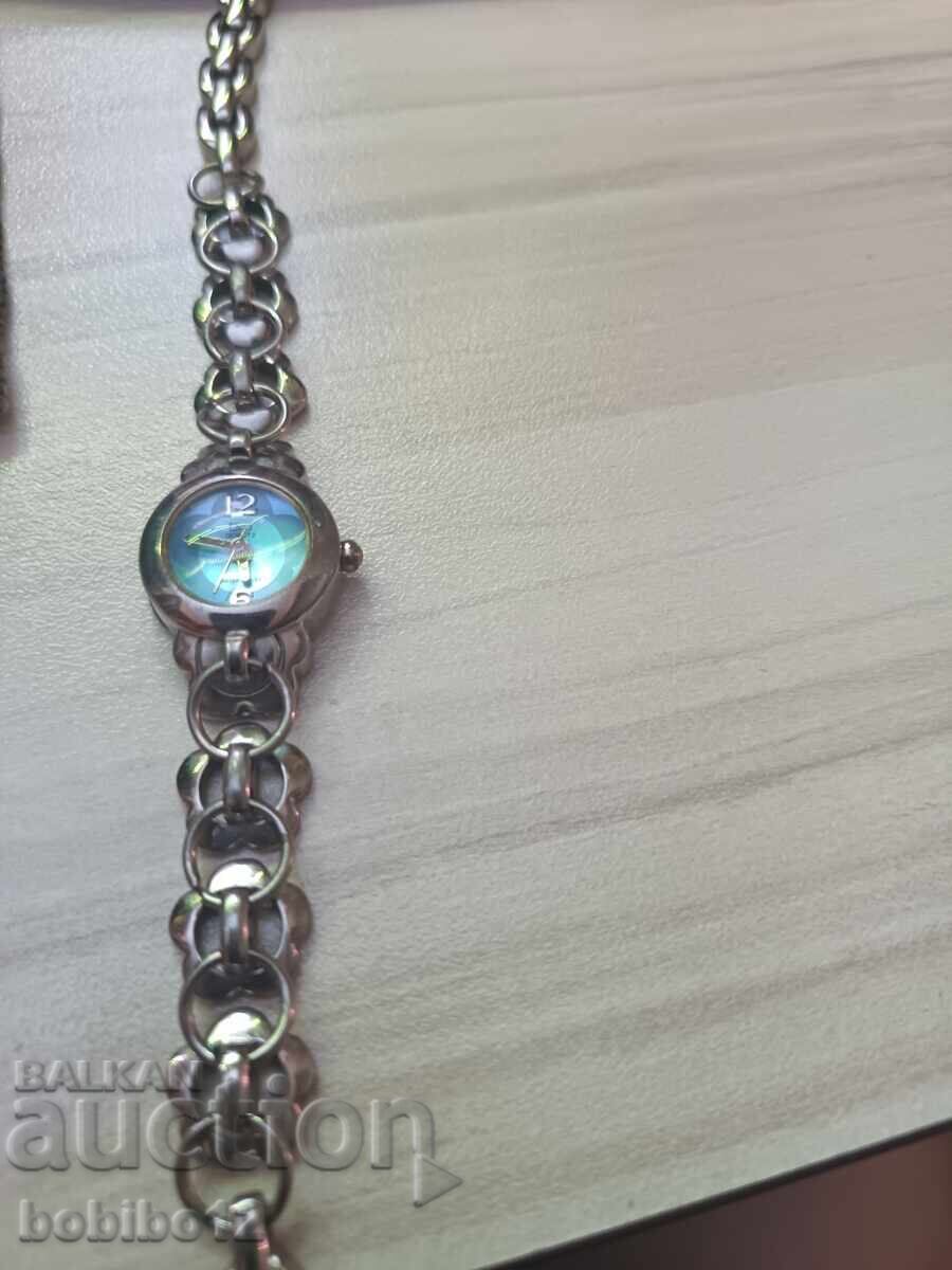 Delivery of Q&Q ladies watch