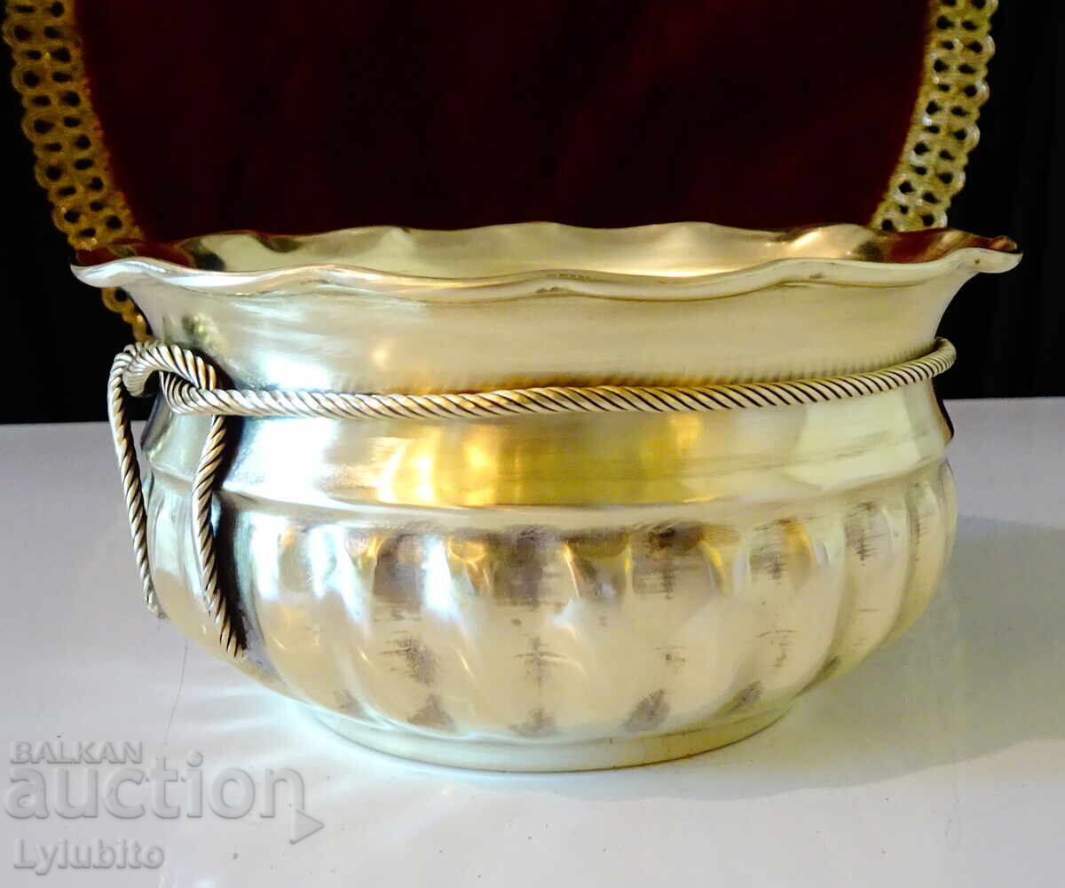 Delivery of Bronze bonbonniere, bowl, effective home design