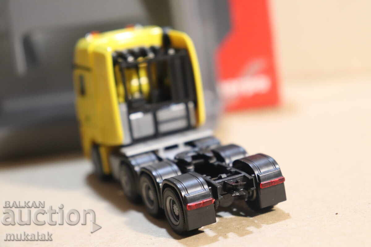 HERPA H0 1/87 MERCEDES ACTROS TRACTOR HEAVY DUTY MODEL - 6