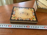 CUTIE LEMN PIROGRAFIE DESEN VECHE DE PE VREMEA SOCIALISMULUI PENTRU 2 TESTE