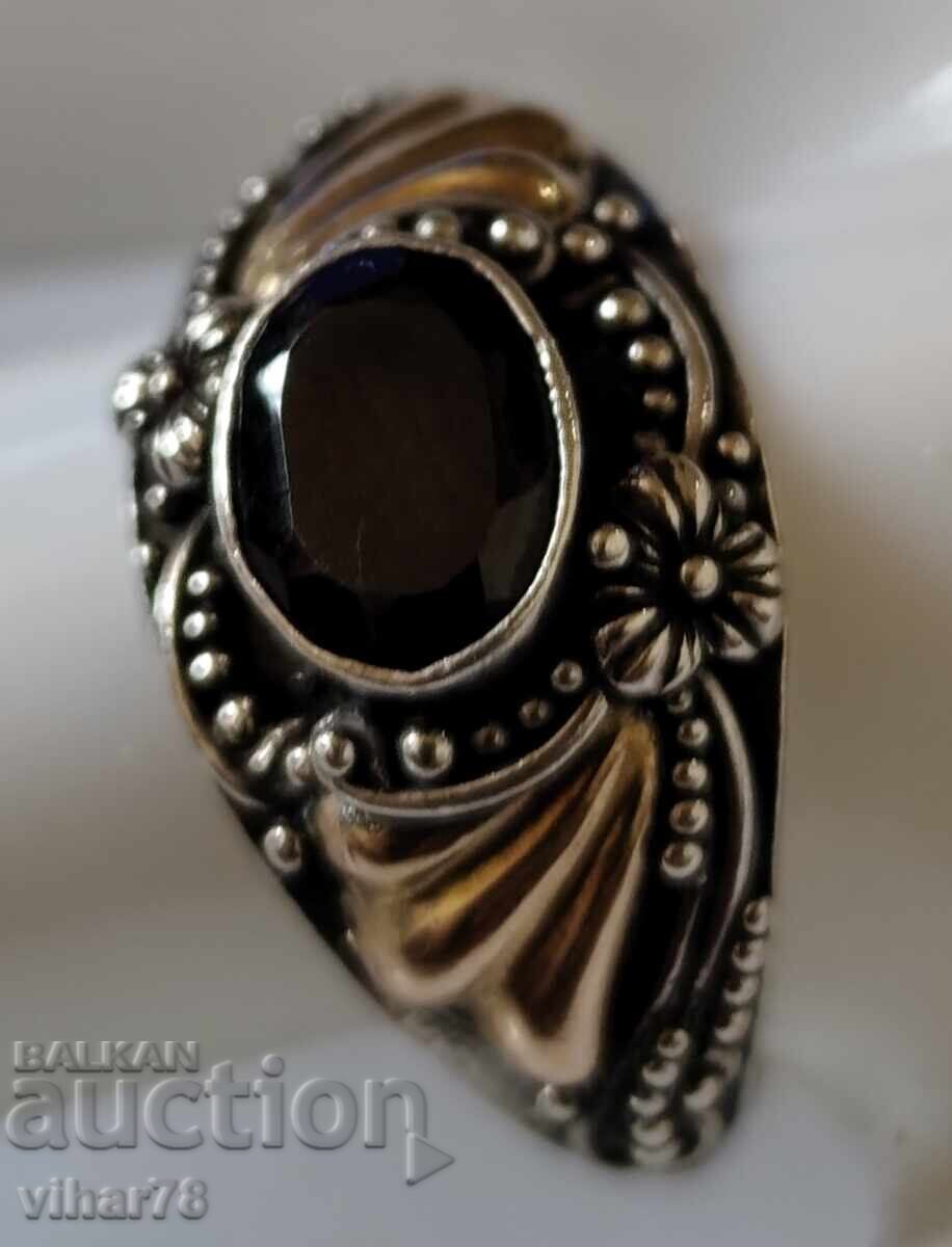 Delivery of Silver ring with garnet