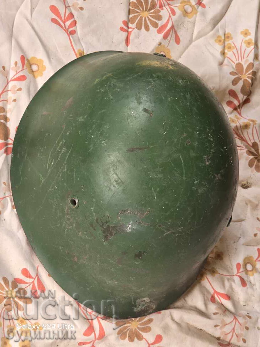 Στρατιωτικό κράνος σε άριστη κατάσταση, μέγεθος 58. ΒΖC. Ξεκινάω δημοπρασία με τιμή 10.99 BGN | € 5.62