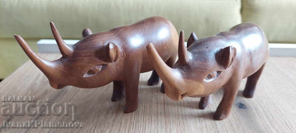 Livrarea Sculpturi în lemn pentru cunoscători, două bucăți