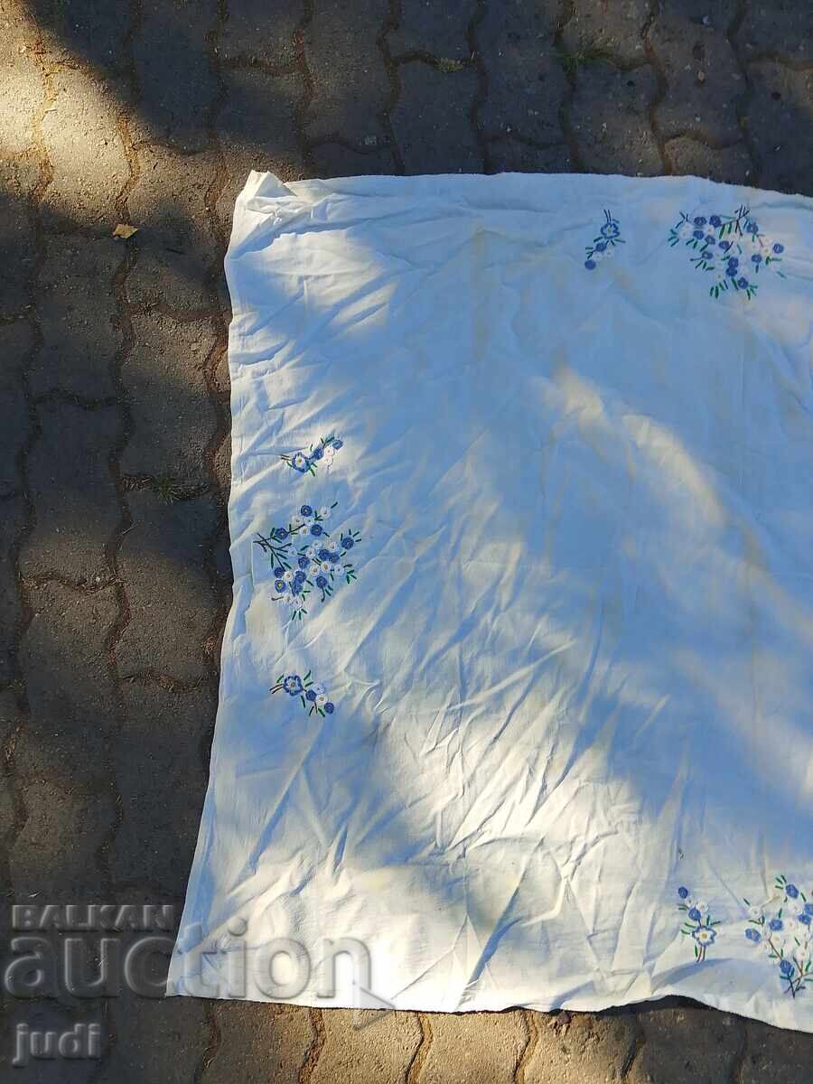 Τραπεζομάντηλο κεντήματος με τιμή 30.00 BGN | € 15.34