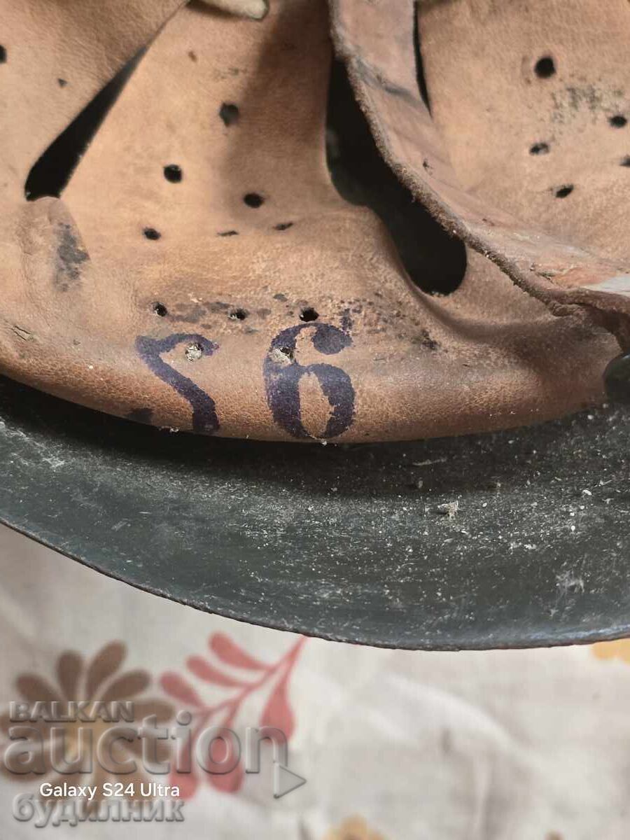 Доставка на Военна каска перфектно състояние 56 размер. БЗЦ. Пускам над