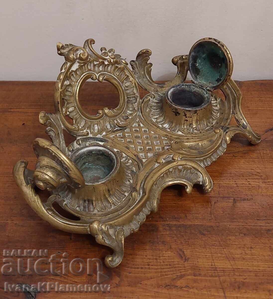 Auction  Bronze Inkwell for Connoisseurs