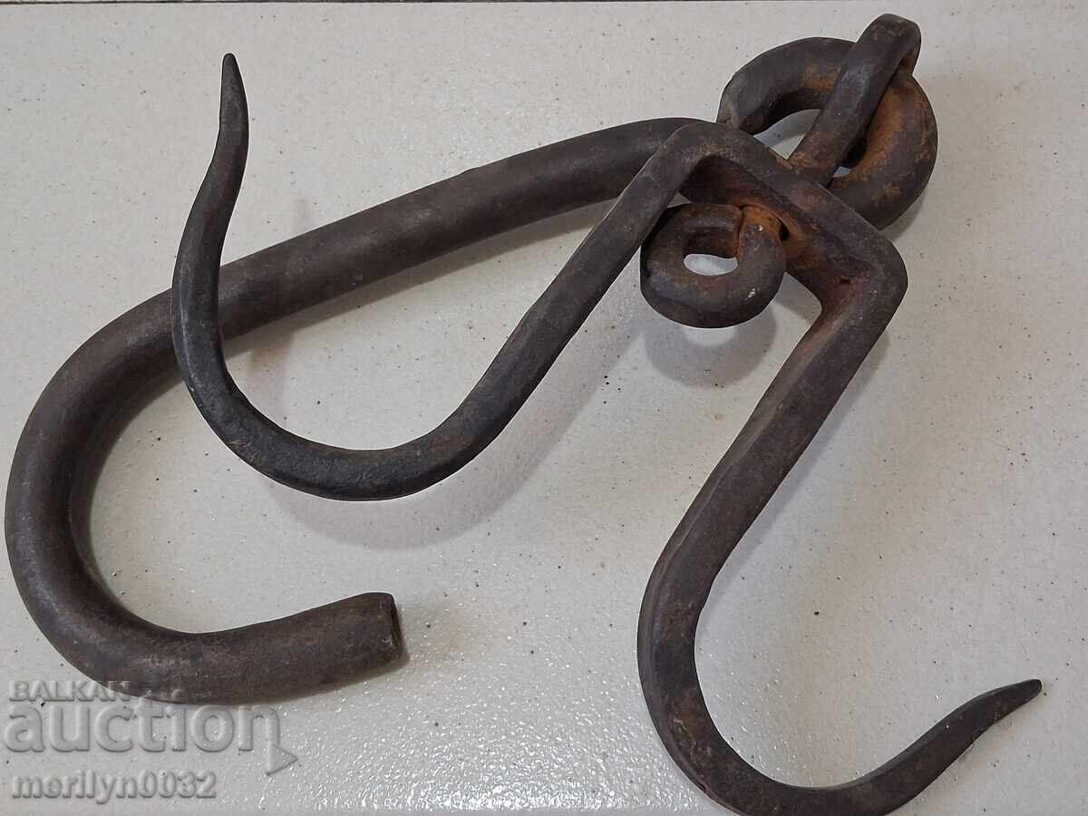 Δημοπρασία Αρχαία σφυρήλατη γάντζος για κρέμασμα διπλό γάντζο