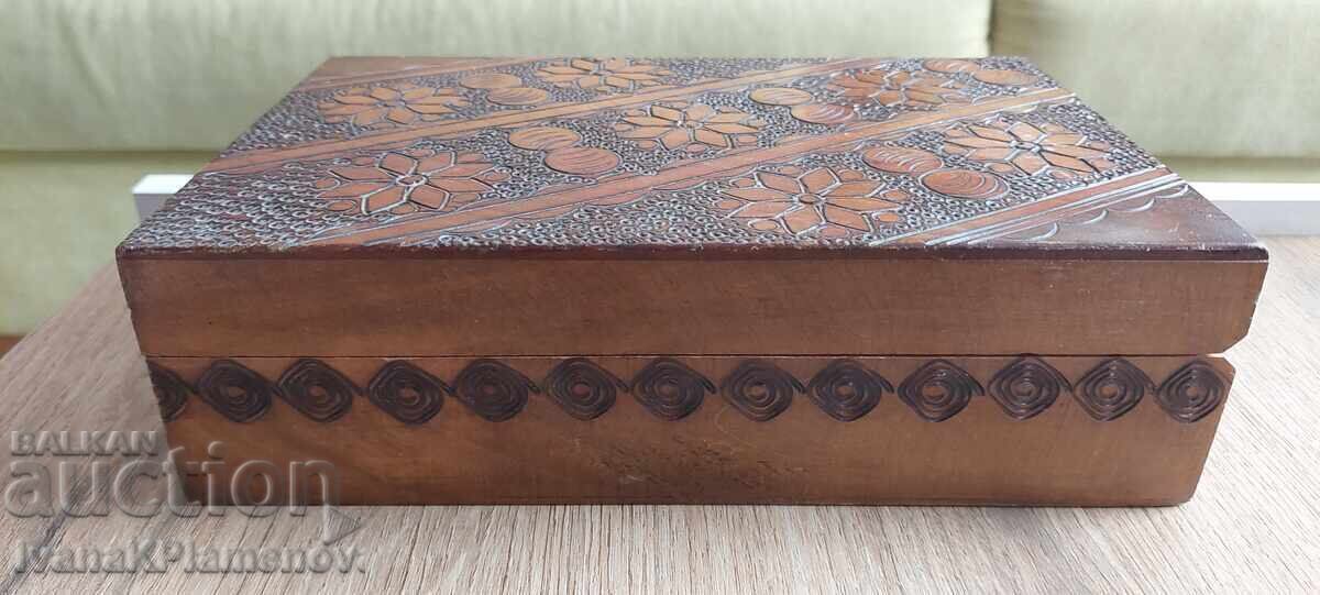 Wooden box for connoisseurs - 5