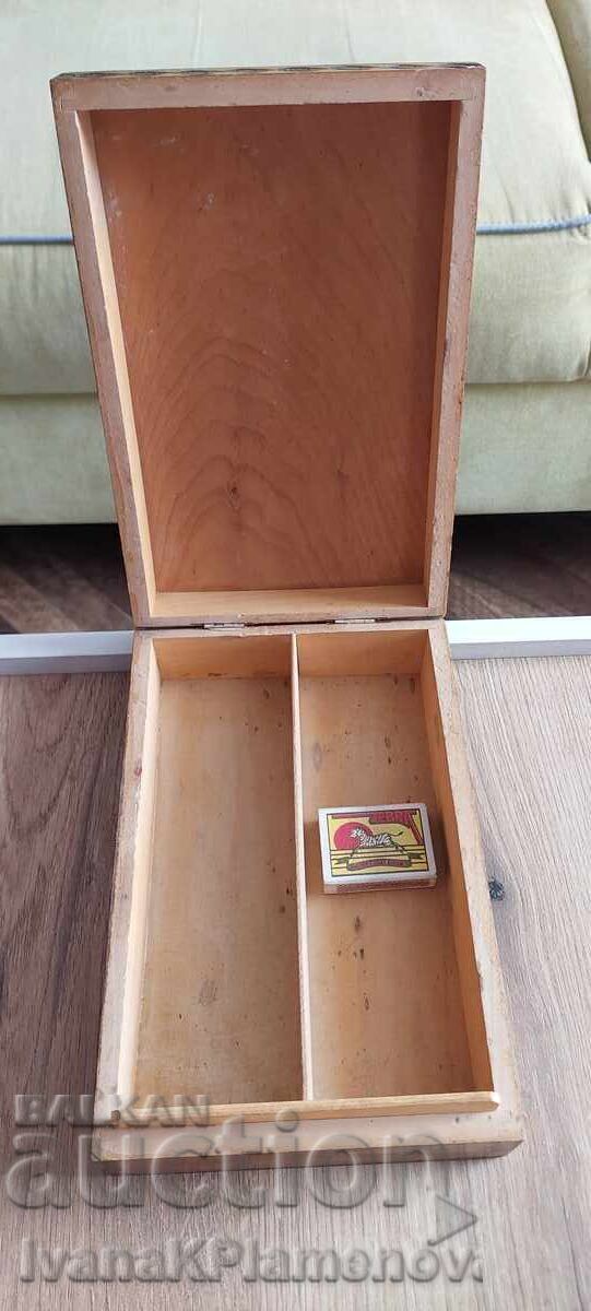 Wooden box for connoisseurs - 6