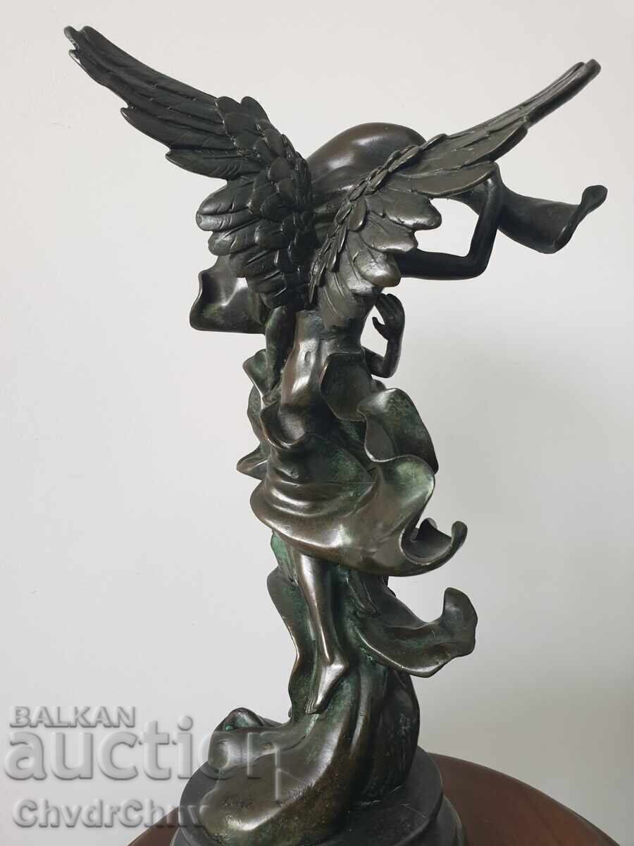 Veche sculptură/figură franceză din bronz cu un înger și o fată cu preț 1000.00 BGN | € 511.29