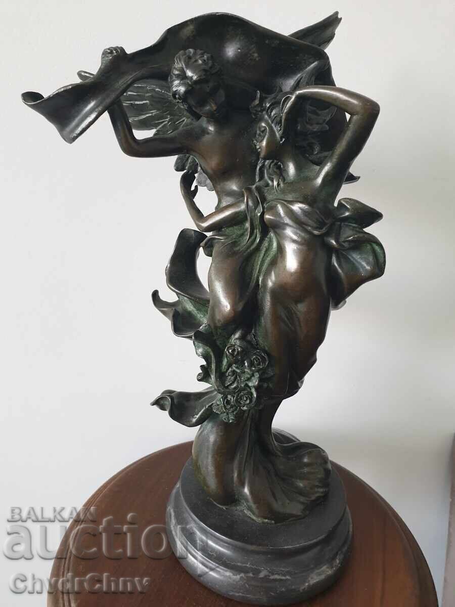 Licitație Veche sculptură/figură franceză din bronz cu un înger și o fată