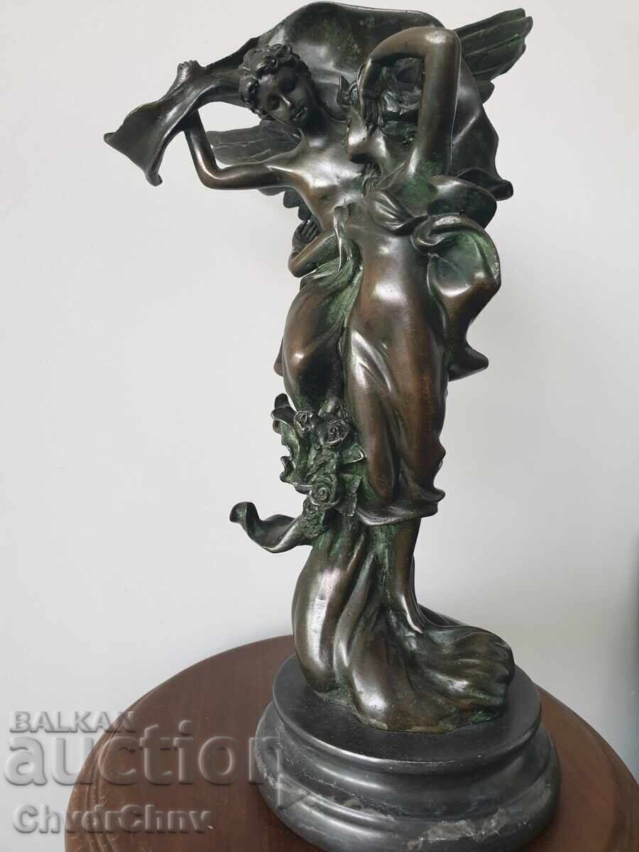 Veche sculptură/figură franceză din bronz cu un înger și o fată