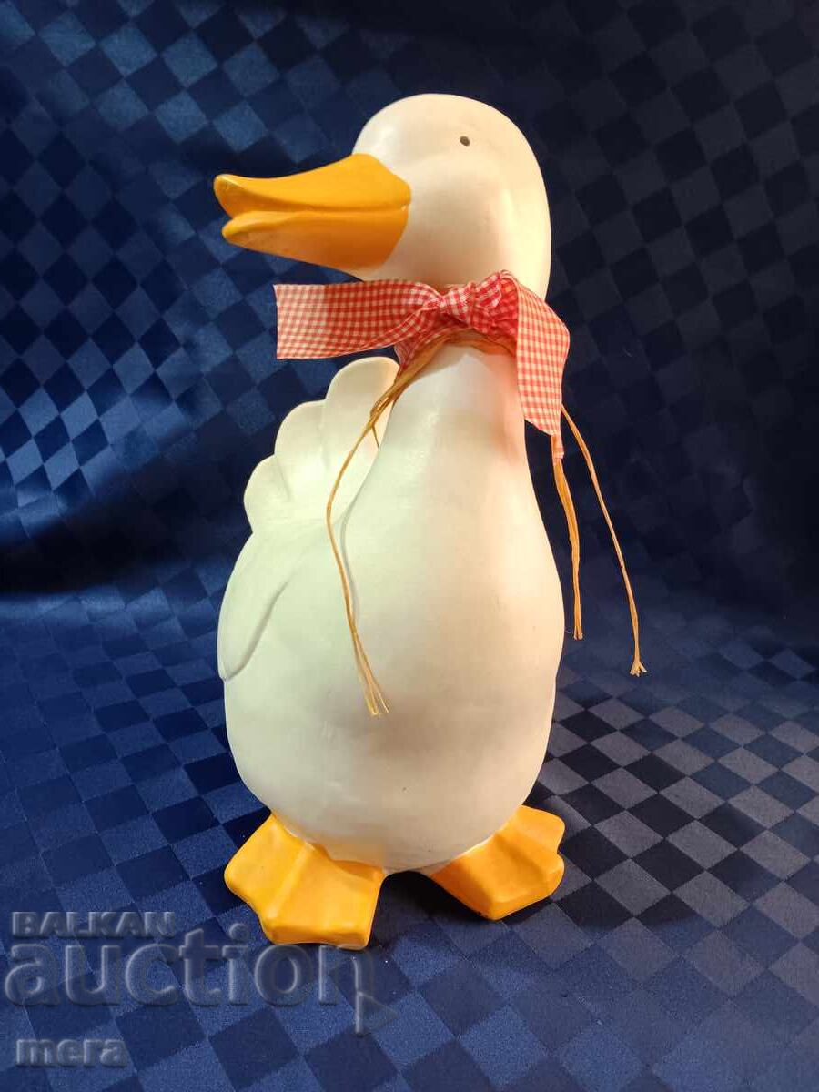 Auction Large porcelain goose Auction Large porcelain goose