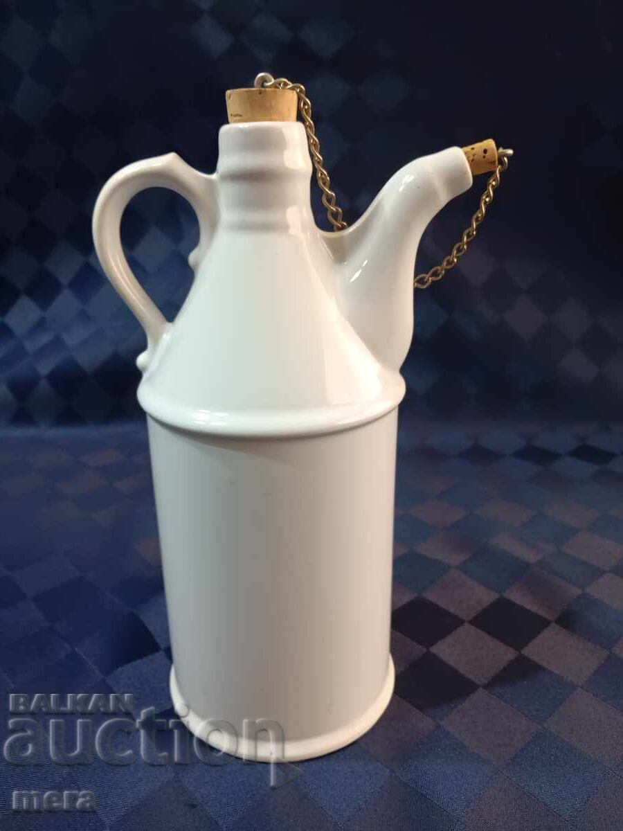 Δημοπρασία Πορσελάνινη κανάτα για κρασί