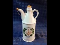 Cană de porțelan pentru vin