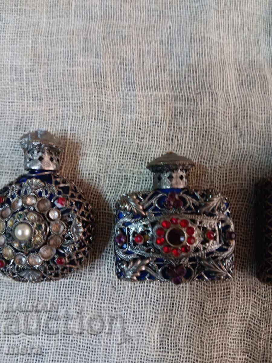 Lot of perfume bottles with metal trim and colored stones - 6 Lot of perfume bottles with metal trim and colored stones - 6