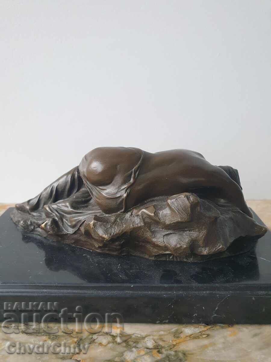 Sculptură din bronz/erotică/figură femeie goală/Statuetă Milo cu preț 400.00 BGN | € 204.52