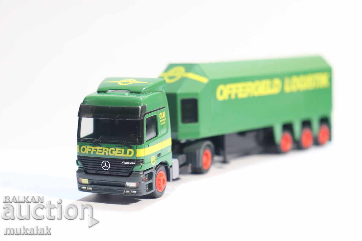 HERPA H0 1/87 MERCEDES CAMION MODEL TRANSPORT DE STICLĂ cu preț 30.00 BGN | € 15.34