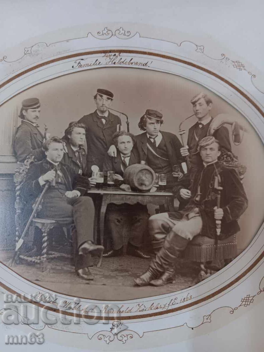 Παράδοση Οικογενειακή φωτογραφία από τον XVIII αιώνα Παράδοση Οικογενειακή φωτογραφία από τον XVIII αιώνα