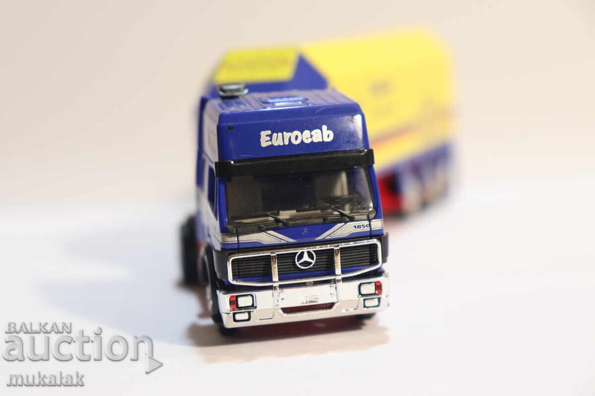 Auction  HERPA H0 1/87 MERCEDES TRUCK MODEL TRANSPORT OF GLASS