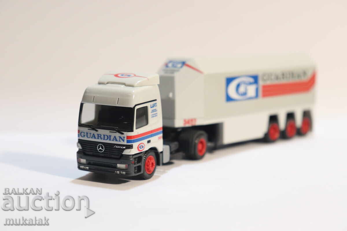 HERPA H0 1/87 MERCEDES TRUCK MODEL TRANSPORT OF GLASS with price 30.00 BGN | € 15.34