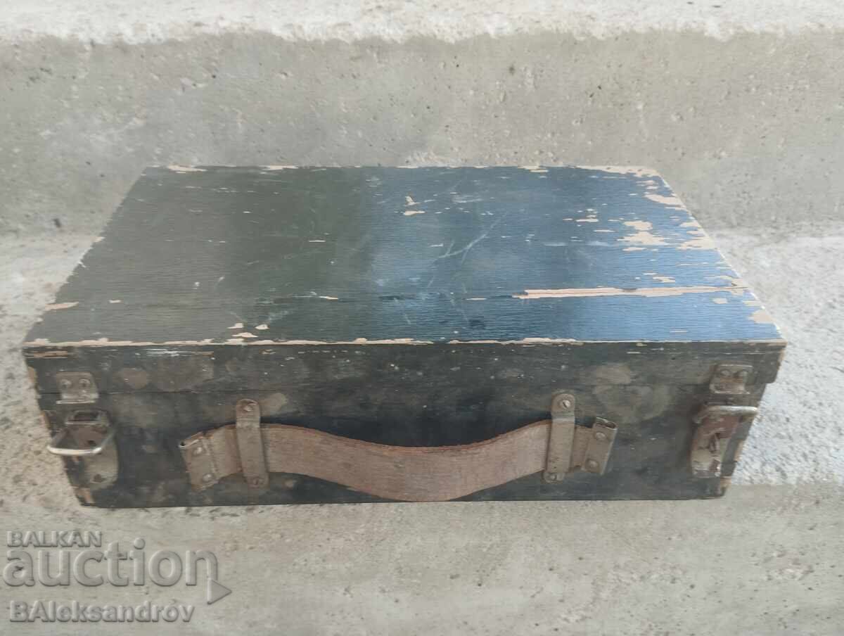 Старо военно дървено куфарче