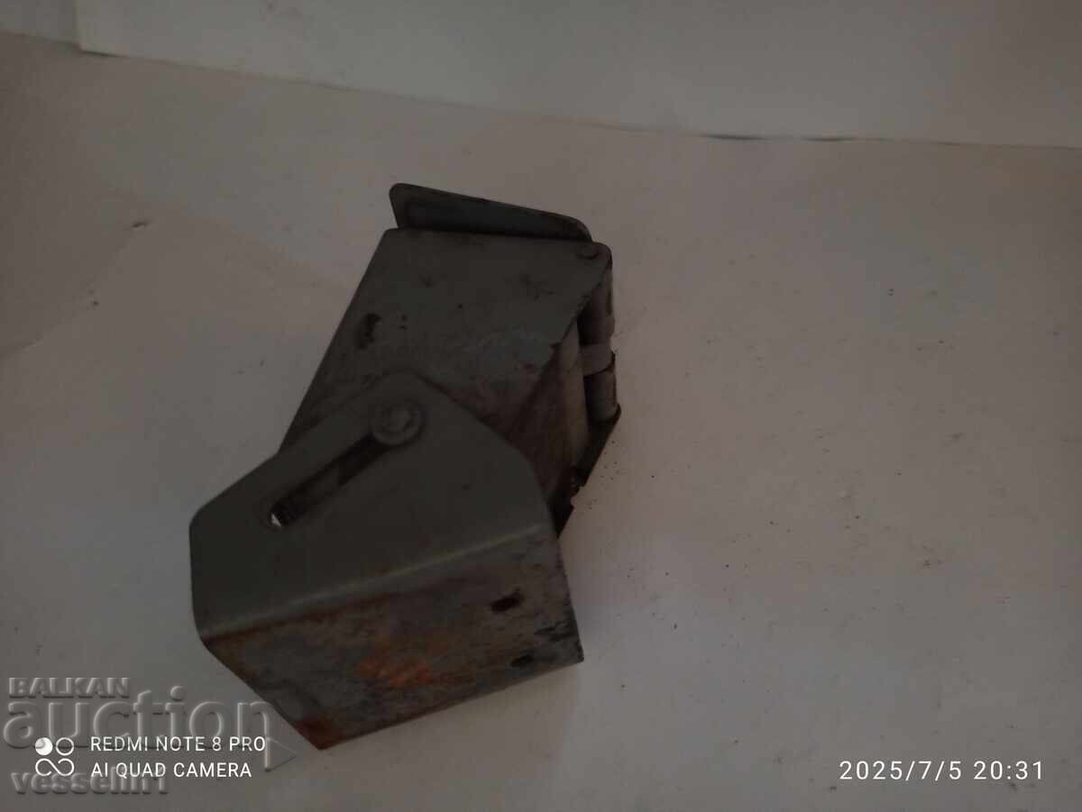 Licitație Vechi scrumieră mobilă de tren BDJ Licitație Vechi scrumieră mobilă de tren BDJ