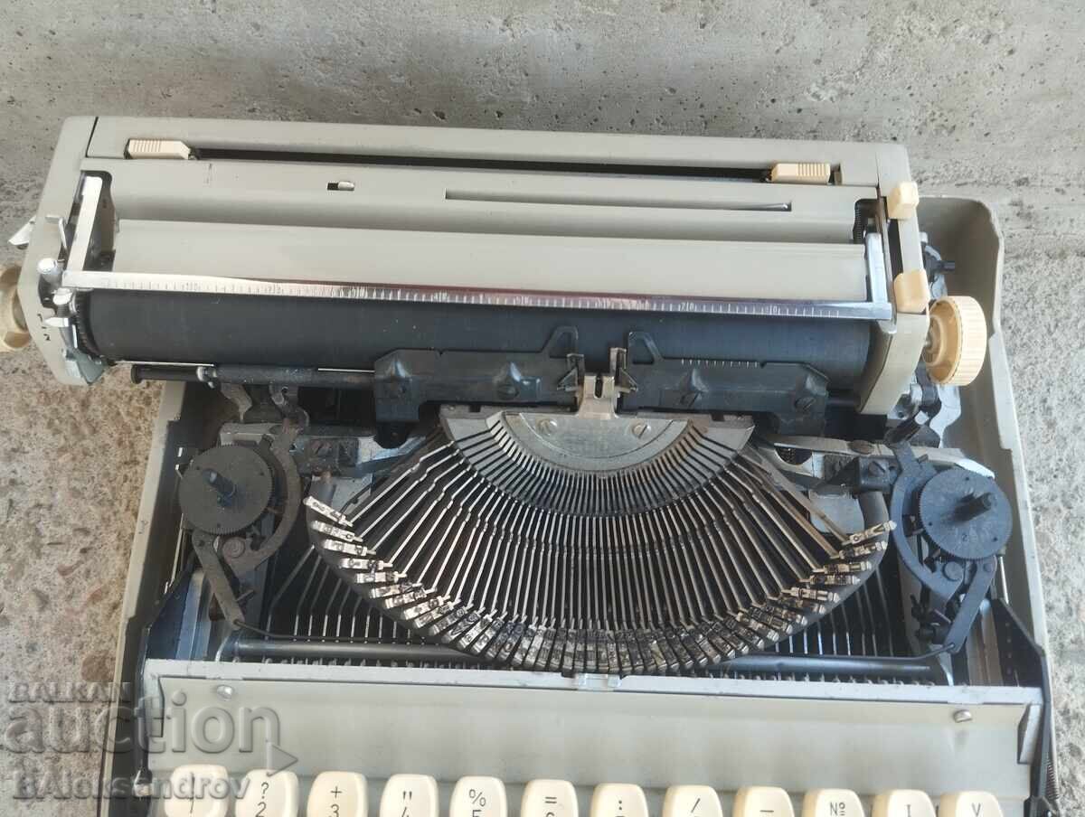 Livrarea Mașină de scris MARIȚA