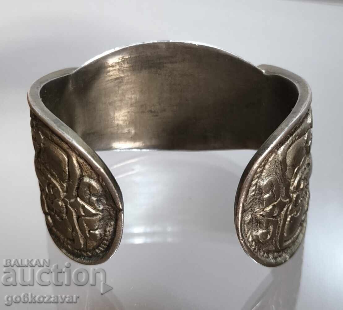 Auction Revival silver bracelet slingshot silver ornament jewelry! Auction Revival silver bracelet slingshot silver ornament jewelry!